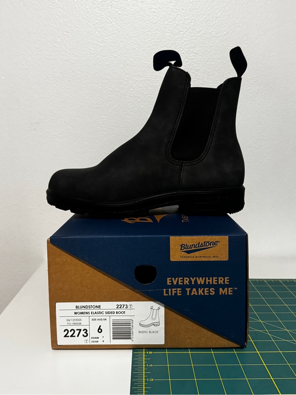 Blundstone Rustic Black Men's Elastic-Sided Chukka Boot
